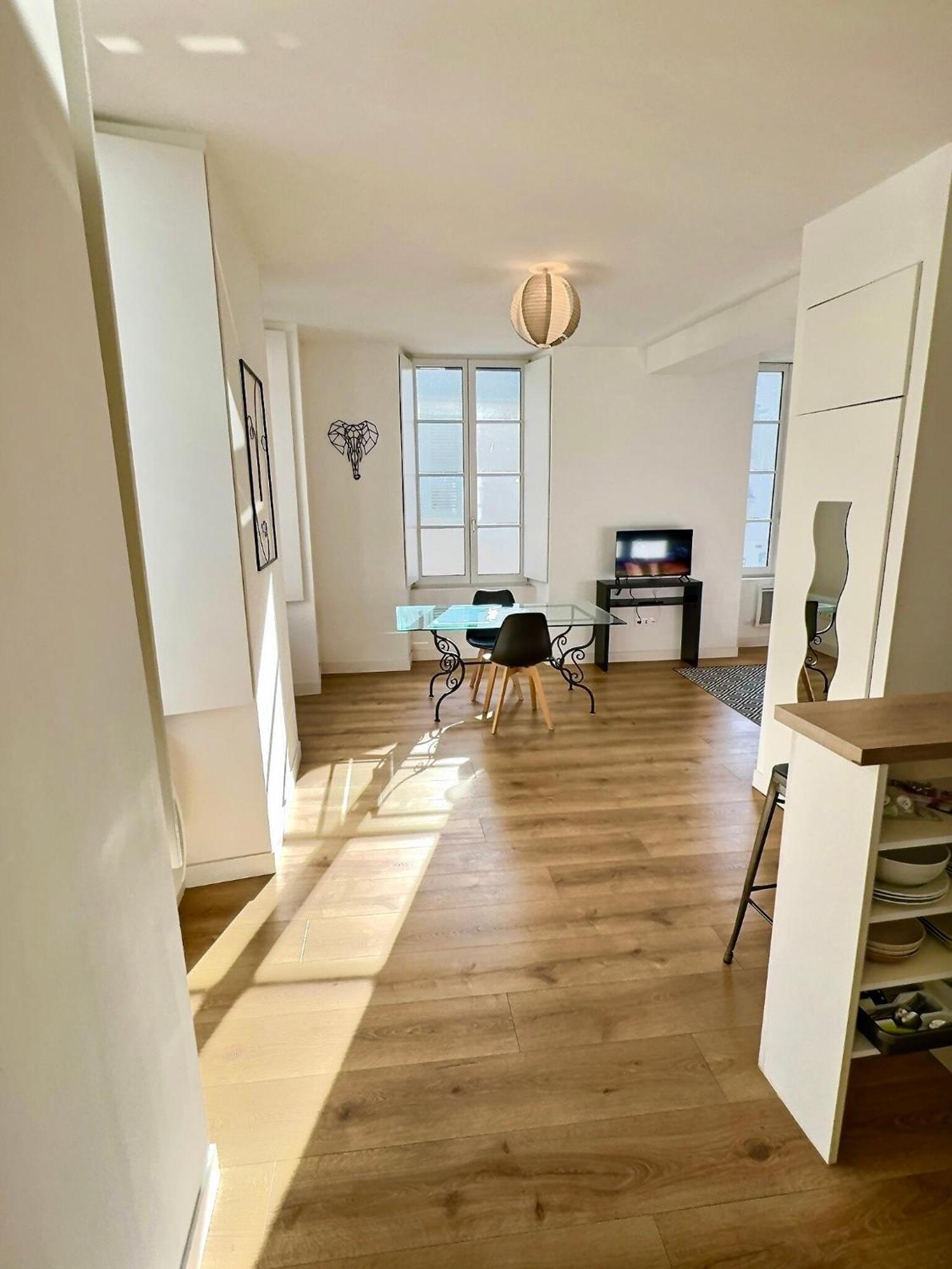 Wonderhost, Au Coeur Du Quartier Du Chateau Pau Bagian luar foto